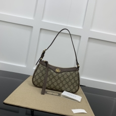 Gucci Hobo Bags